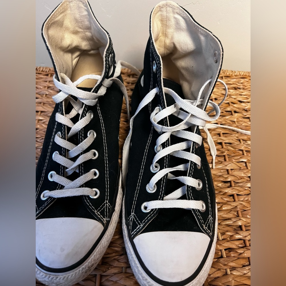 Black converse High tops
